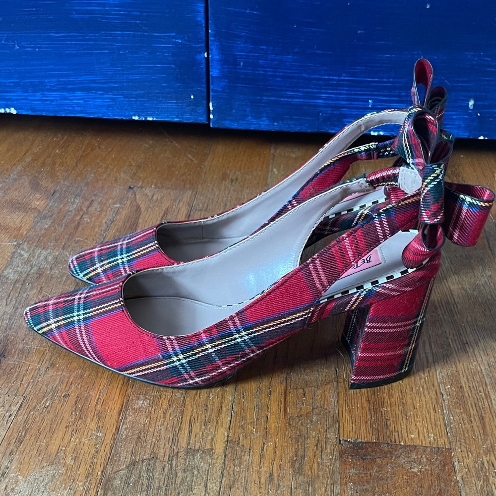 Betsey Johnson Red Plaid Heels with Bow - Picture 2 of 3